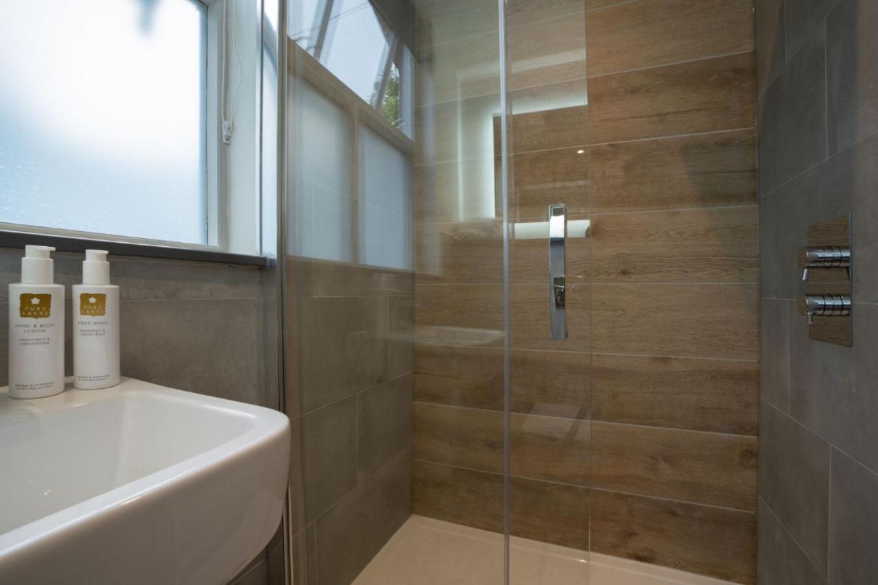 Spacious - Contemporary 2Br Apartment - Central Ambleside - Parking Esterno foto